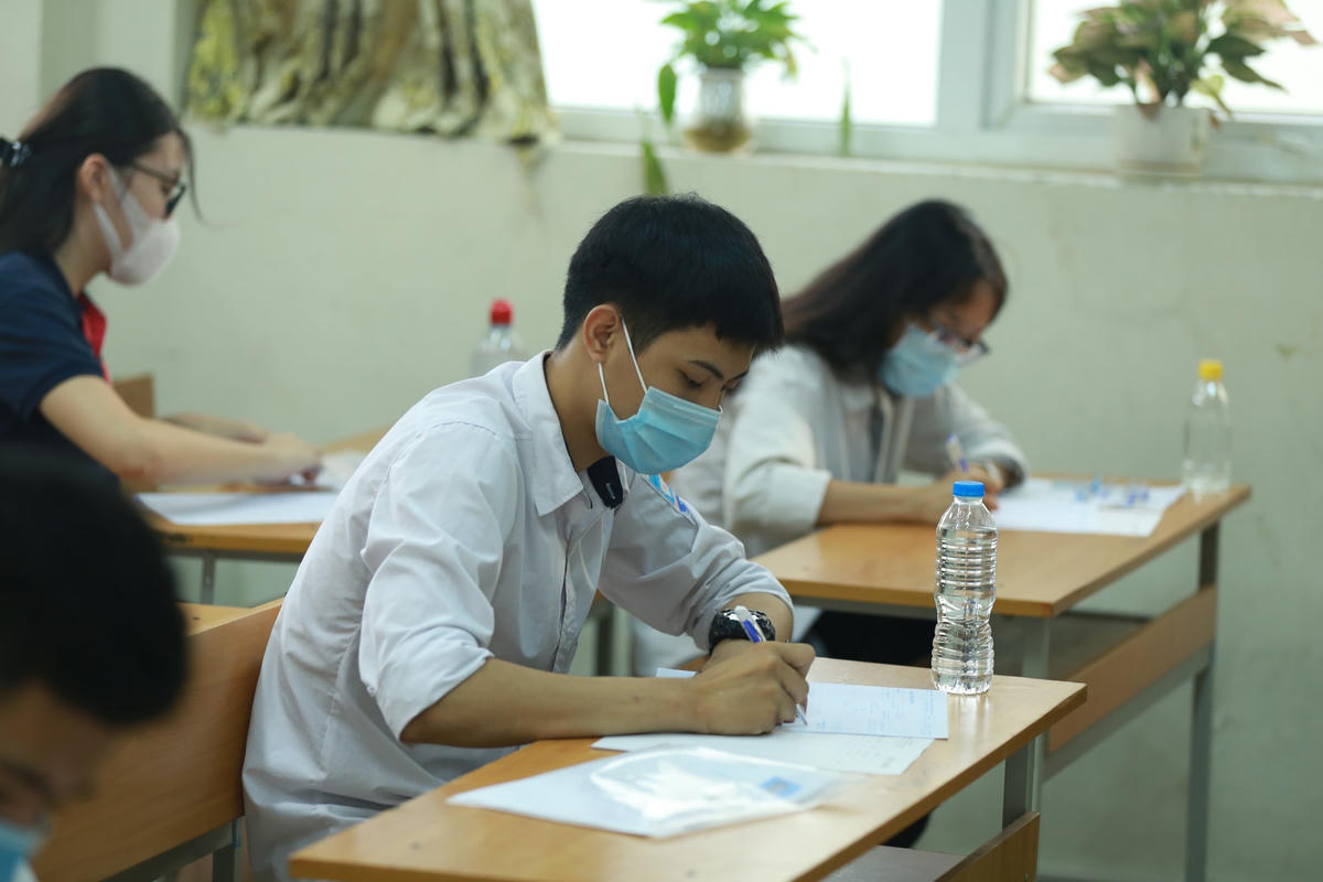 Thi tốt nghiệp THPT 2021 vẫn giữ ổn định như năm 2020. Ảnh Phạm Quang Vinh.