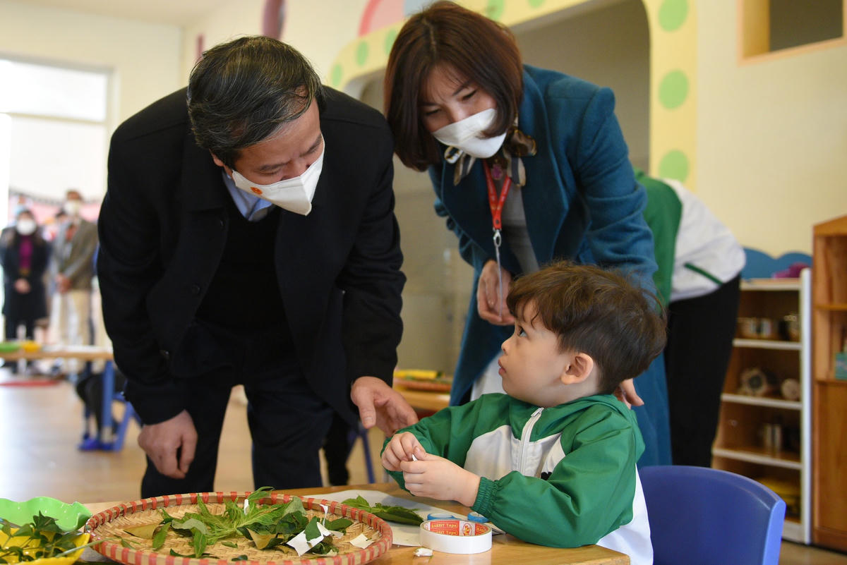 Bộ trưởng Nguyễn Kim Sơn kiểm tra dạy-học trực tiếp tại tỉnh Thanh Hóa.