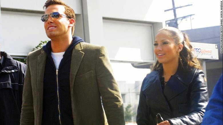 Tình sử ‘một vòng trái đất’ dài 21 năm của Jennifer Lopez và Ben Affleck