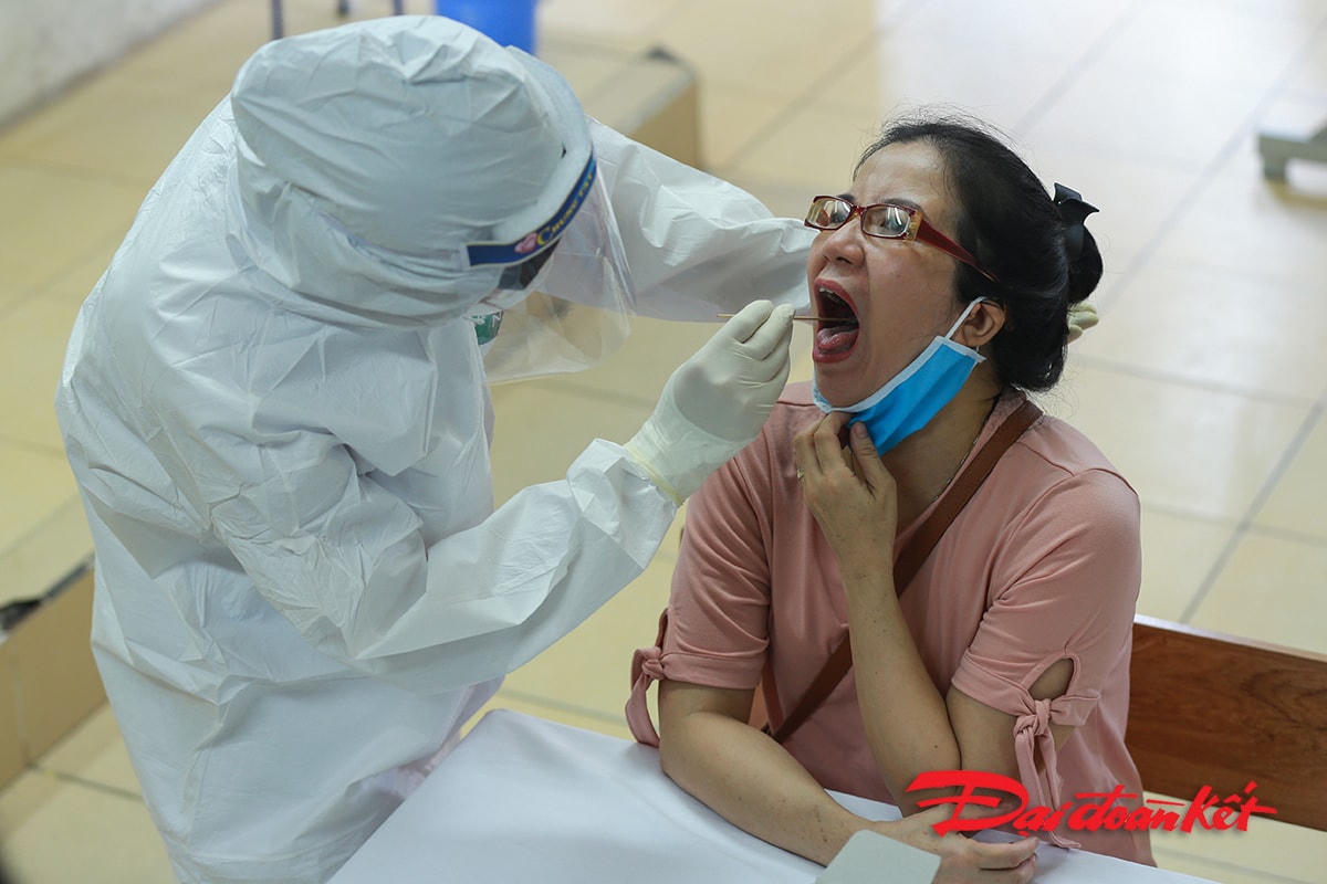 [ẢNH]Hà Nội: Xét nghiệm PCR hơn 50.000 người từ sáng nay