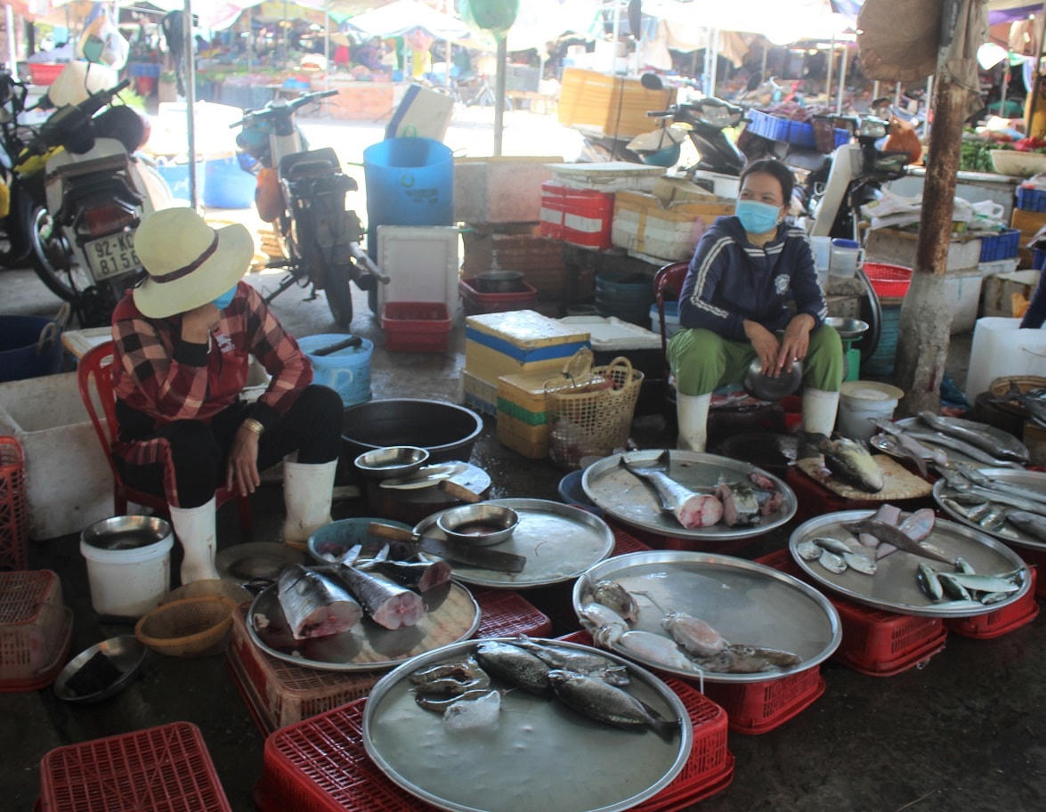 Rất nhiều mặt hàng đủ cung ứng cho người tiêu dùng.