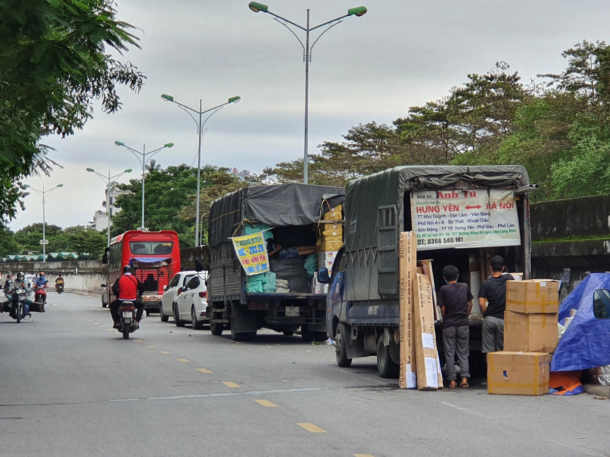 Cận cảnh chợ Long Biên hoạt động trở lại sau 2 tháng phong tỏa