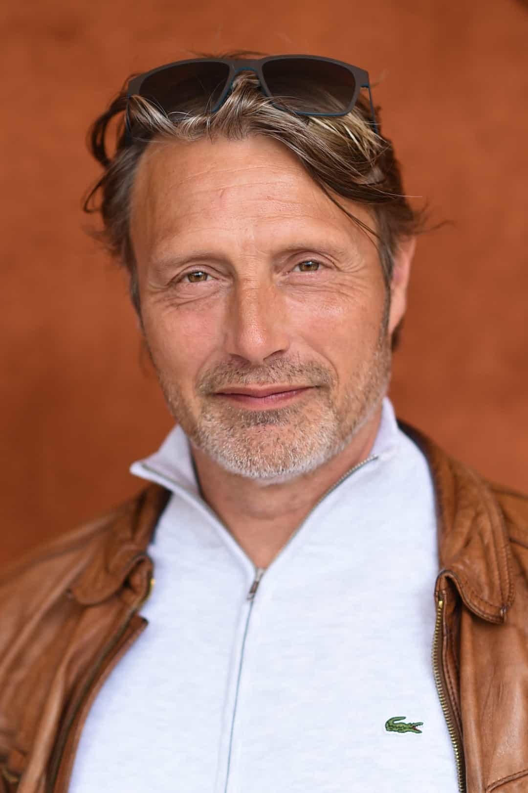 Trước khi nổi tiếng, nam diễn viên Mads Mikkelsen là một vận động viên thể dục và vũ công ba lê.