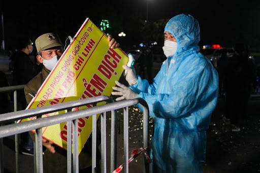 Sau 34 ngày cách ly xã hội, vào lúc 0h ngày 3/3/2021, thành phố Chí Linh (tỉnh Hải Dương) gỡ bỏ phong tỏa.