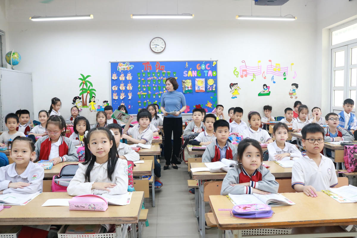 Một tiết học của cô và trò Trường Tiểu học Đông Thái (quận Tây Hồ). Ảnh: NGUYỄN HOÀI.