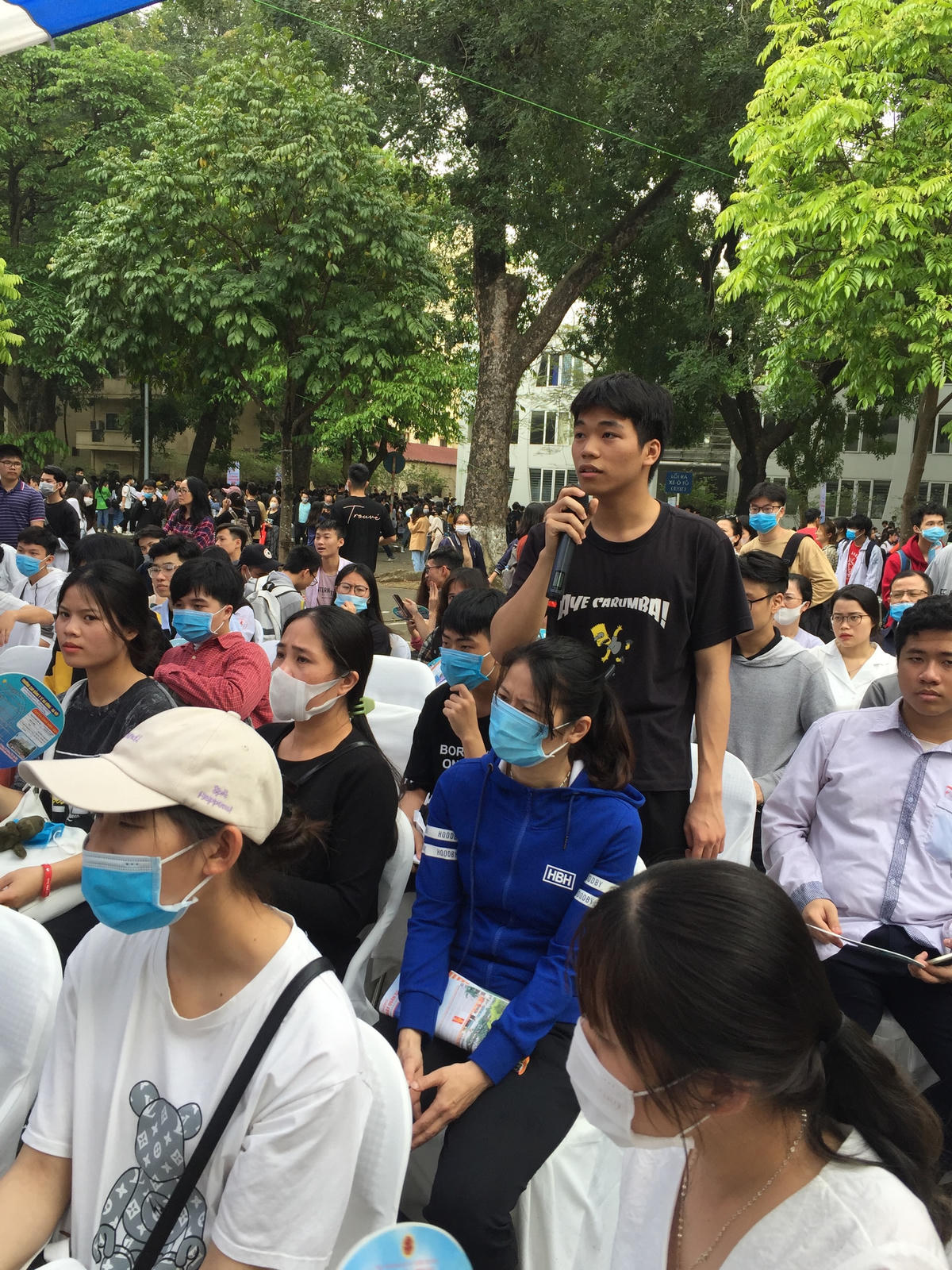 Các thí sinh tại Ngày hội tư vấn tuyển sinh - hướng nghiệp 2021.