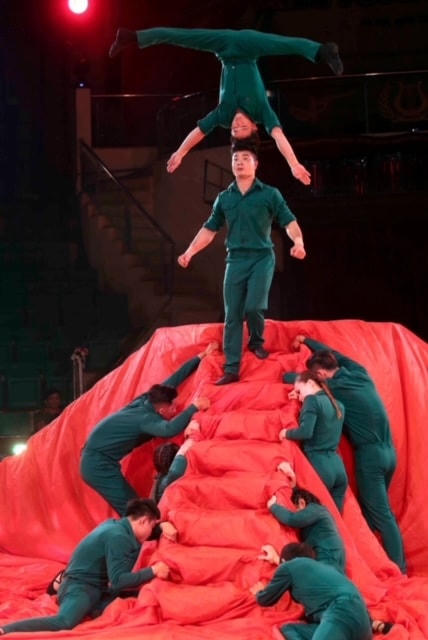 Một tiết mục trình diễn tại lễ bế mạc.