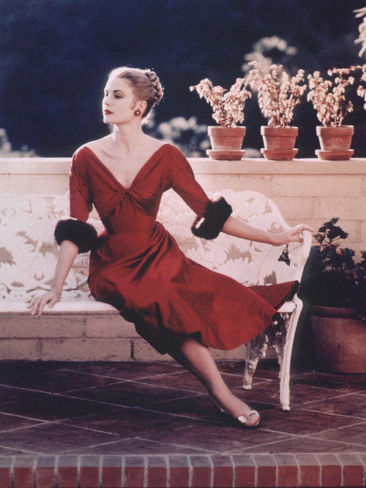 Phong cách của Grace Kelly đã gây ảnh hưởng lớn cho rất nhiều nhà thiết kế thời trang trong hàng chục năm qua.