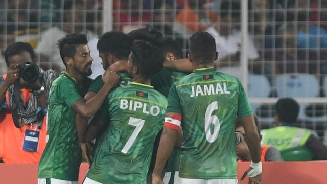 11 tuyển thủ Bangladesh dương tính với Covid-19.  