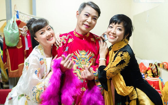 MC Thảo Vân cùng Vân Dung và Công Lý ở hậu trường một chương trình Táo Quân. 