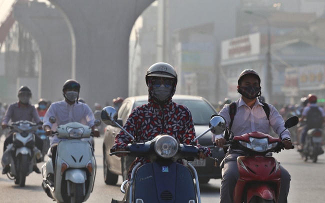 Hà Nội lại tiếp tục chìm trong ô nhiễm không khí, với mức độ trầm trọng hơn.