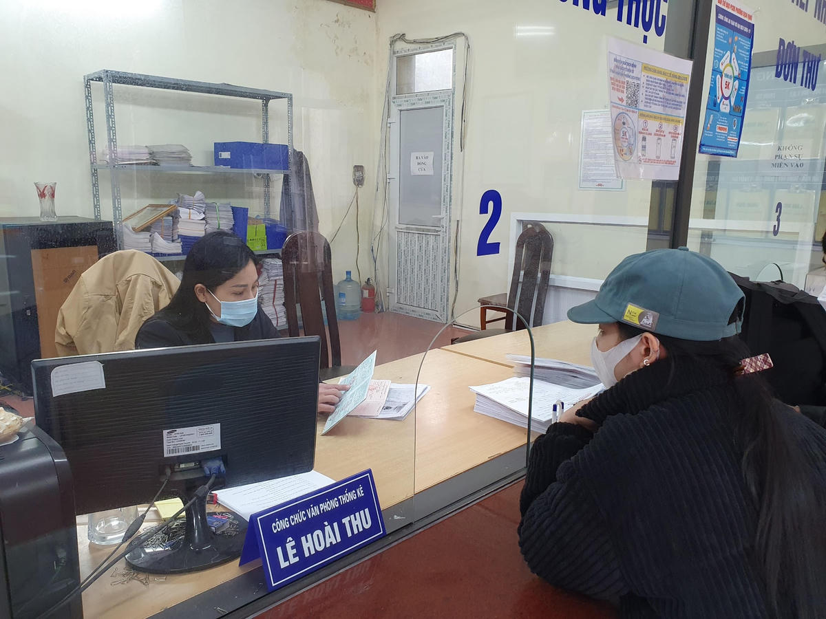 UBND phường Thuỵ Khuê trong ngày làm việc đầu tiên của năm mới.