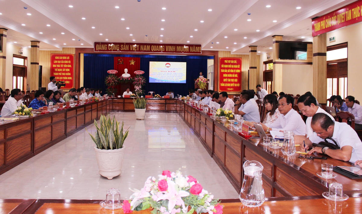 Toàn cảnh Tọa đàm.