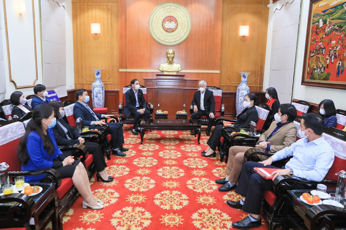 Quang cảnh lễ tiếp nhận. 