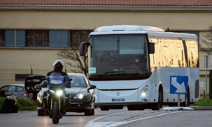 Một chiếc xe buýt ở thành phố Bayonne, tây nam nước Pháp. Ảnh: AFP.