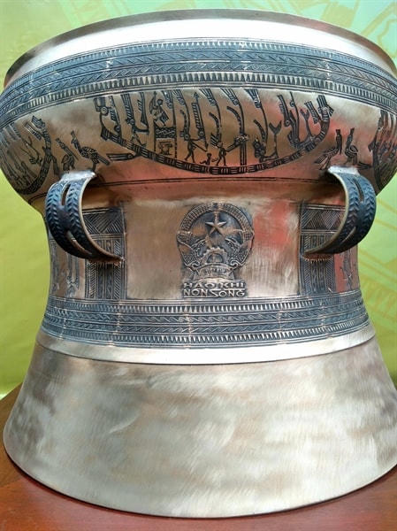 Mẫu trống đại với đường kính 100 cm.