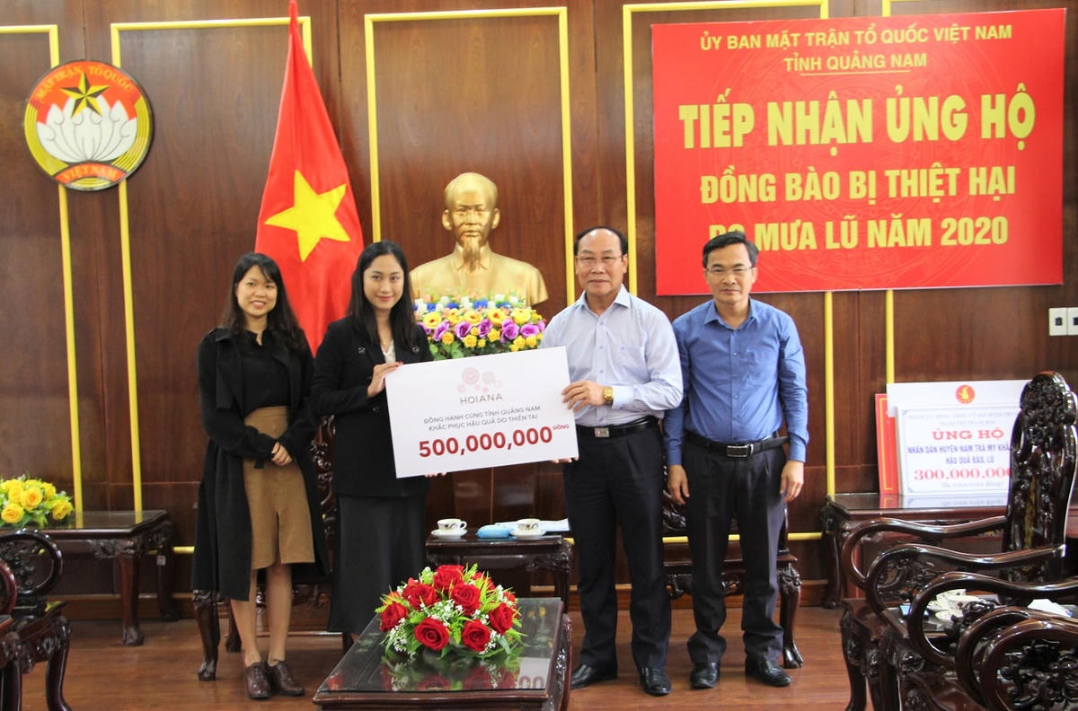 Mặt trận tỉnh Quảng Nam tiếp nhận 500 triệu đồng ủng hộ đồng bào lũ lụt từ Công ty TNHH Phát triển Nam Hội An.