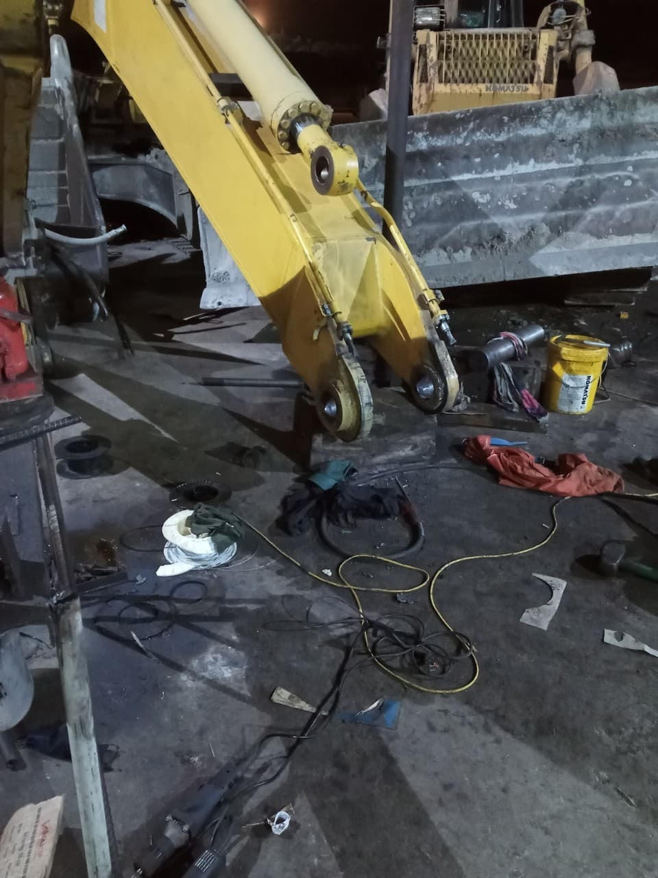 Xưởng sửa chữa tại mỏ đá (Nhà máy xi măng Sông Lam) nơi xảy ra vụ tai nạn.