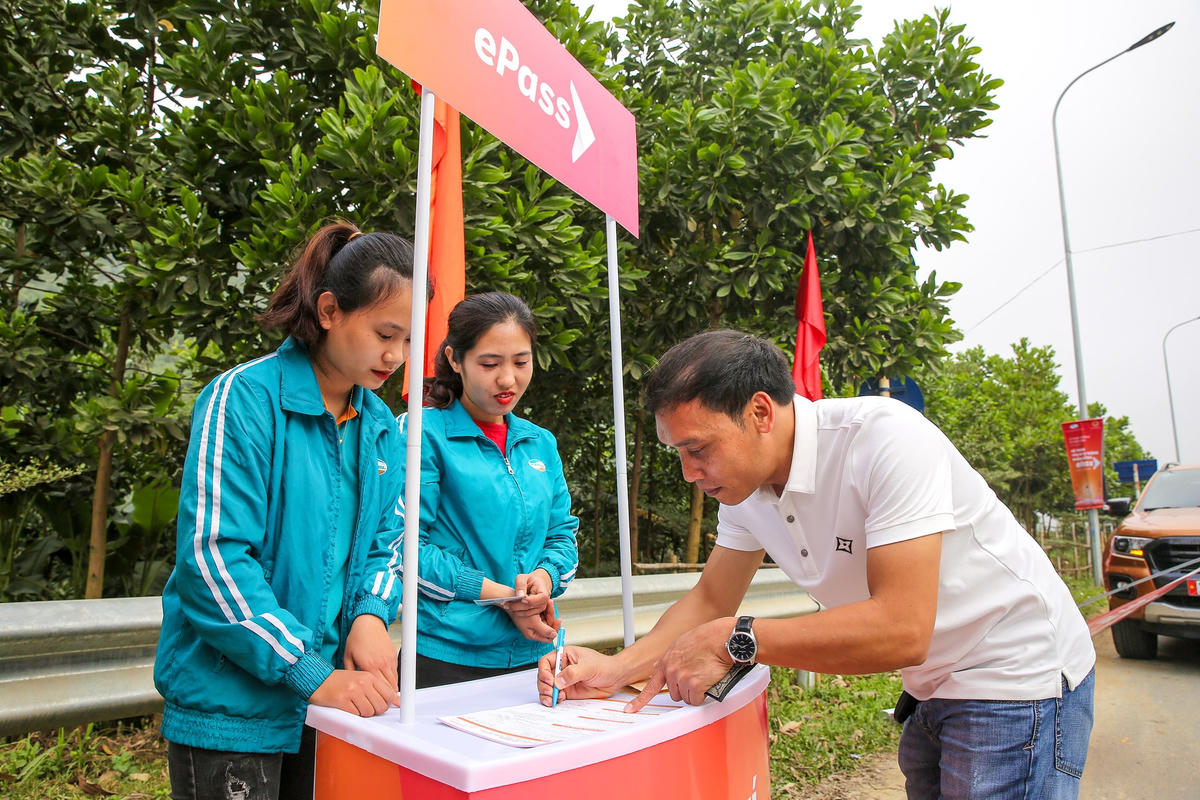 Viettel khai trương Hệ&nbsp;thống&nbsp;thu&nbsp;phí&nbsp;tự&nbsp;động&nbsp;không&nbsp;dừng ePass, phổ cập giao thông thông minh