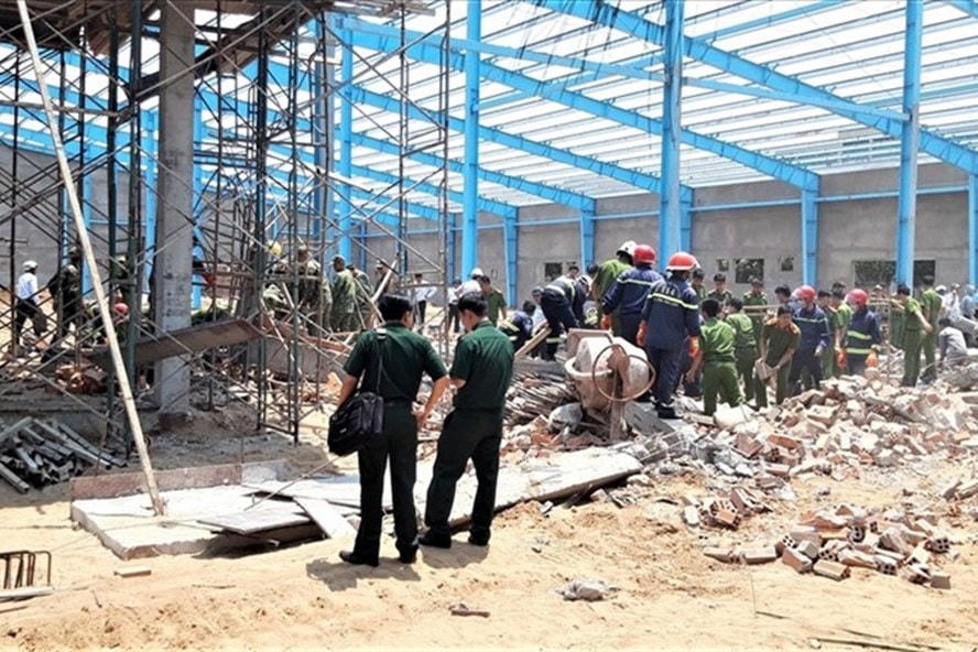 Hiện trường vụ sập công trình ở Khu công nghiệp Hoà Phú, huyện Long Hồ, tỉnh Vĩnh Long xảy ra hồi năm 2019.