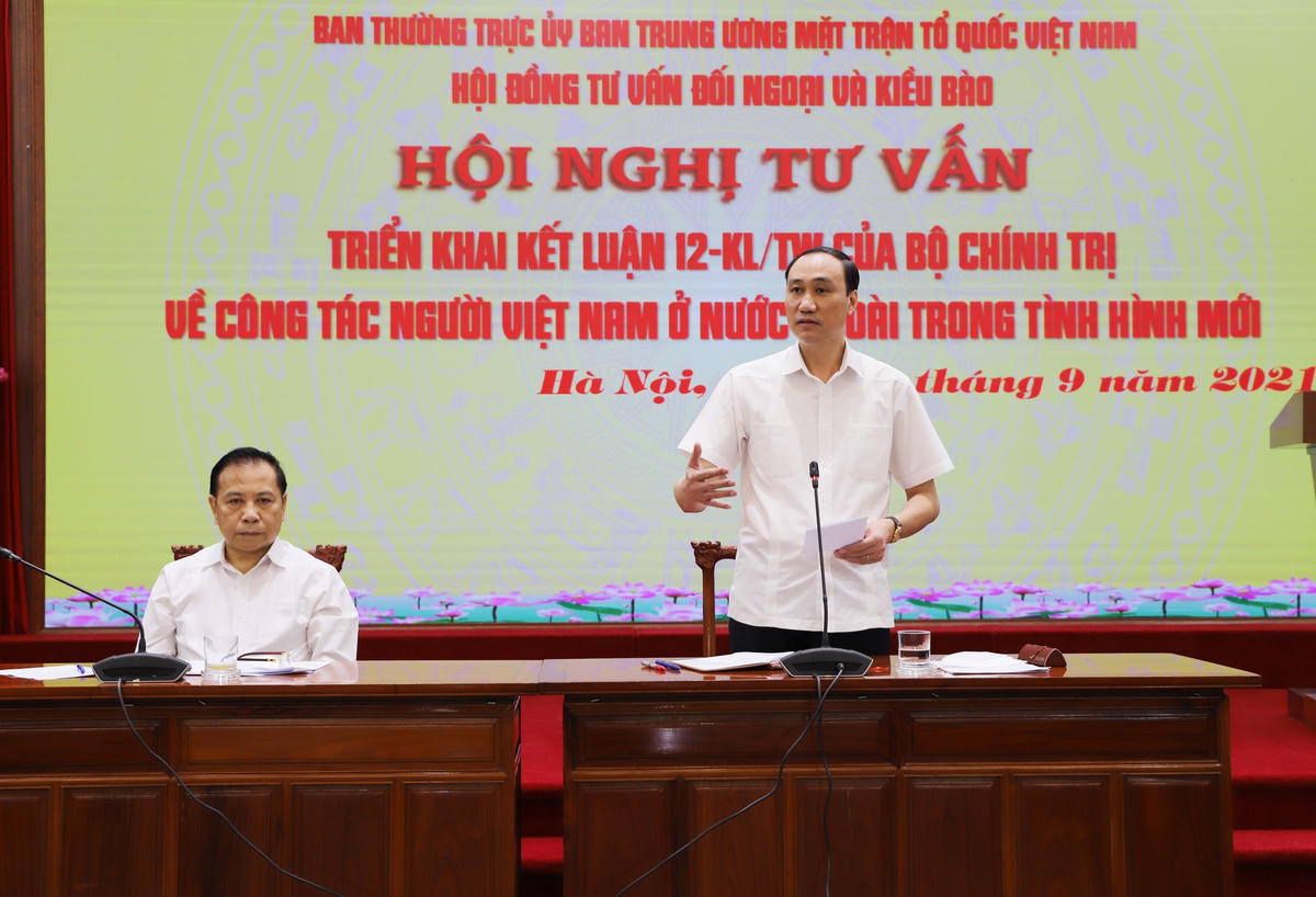 Phó Chủ tịch UBTƯ MTTQ Việt Nam Phùng Khánh Tài phát biểu tại Hội nghị.