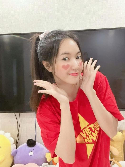 6. Thánh nữ cover Jang Mi cũng dự đoán nhẹ tỷ số trận Việt Nam - Malaysia 3-0.