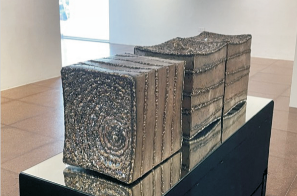 Tác phẩm "Sóng 3.01" của điêu khắc gia Khổng Đỗ Tuyền.