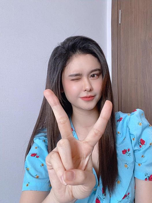 Trương Quỳnh Anh mong bạn ở nhà yên ấm để giúp đỡ Sài Gòn chóng yên lành.