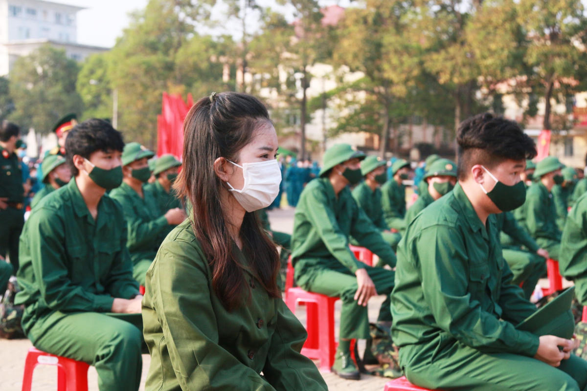 Võ Thị Thu Ngà là nữ tân binh duy nhất lên đường thực hiện nghĩa vụ quân sự tại Đắk Lắk.