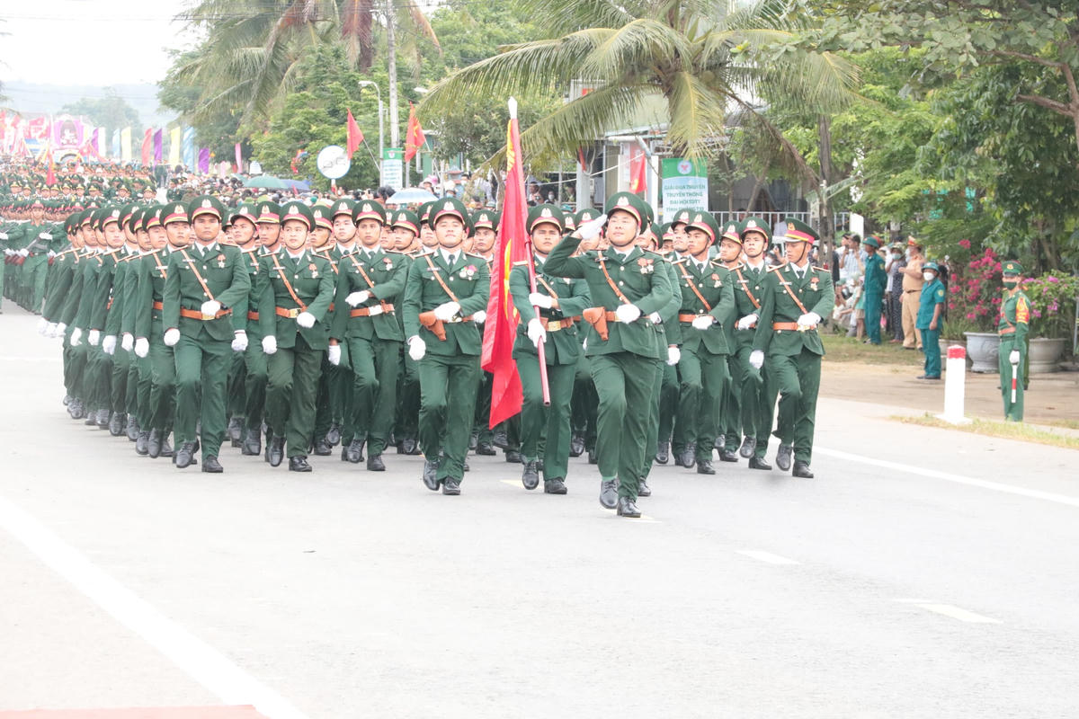 Các tổ, khối, đơn vị tham gia diễu hành, diễu binh.