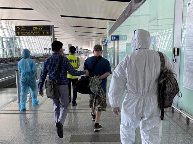 Dẫn giải đối tượng Wade Astle.