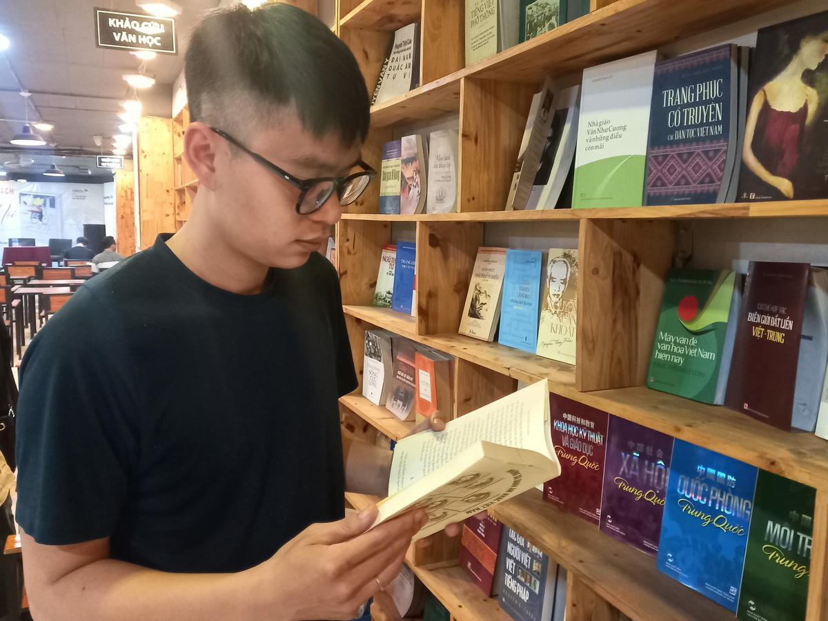 Văn hoá đọc đang có sự chuyển hướng thích ứng với sự vận động của xã hội.