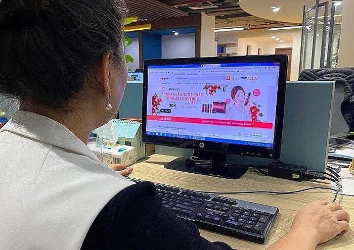 Việc kiểm soát nguồn thu để áp thuế TMĐT vẫn gặp nhiều khó khăn.