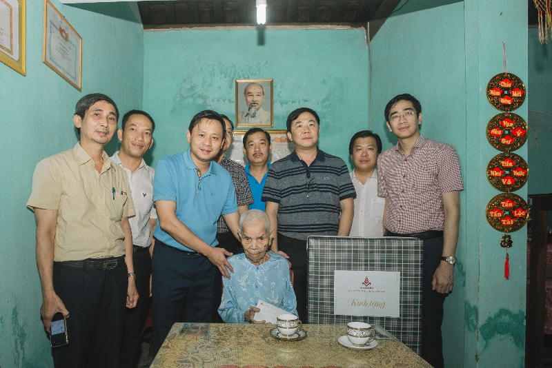Đảng bộ Tổng công ty Thuốc lá Việt Nam phát huy vai trò hạt nhân lãnh đạo toàn diện