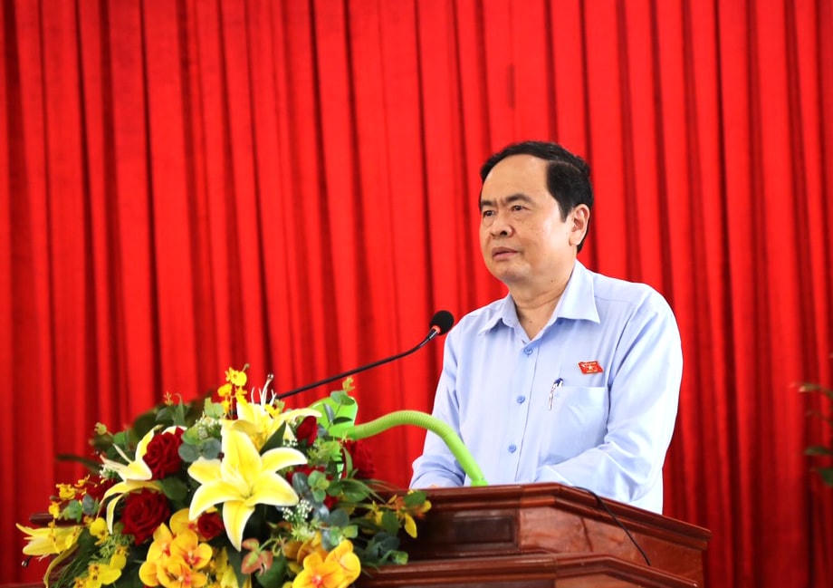 Chủ tịch Trần Thanh Mẫn trả lời các ý kiến, kiến nghị của cử tri.