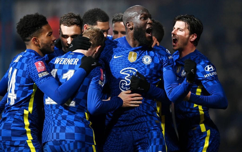 Các cầu thủ Chelsea ăn mừng sau khi ghi bàn vào lưới Luton.