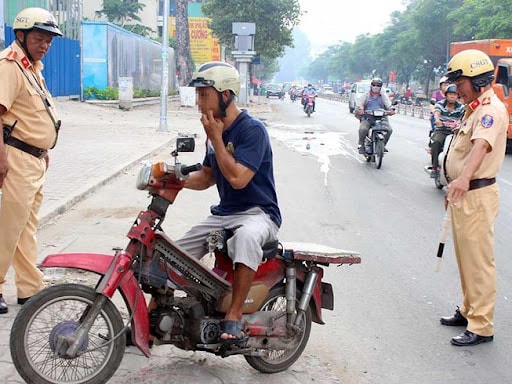 Xữ lý xe hết hạn sử sụng.