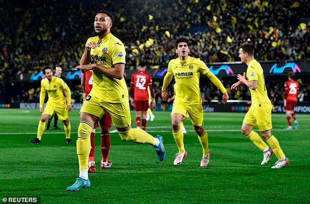 Danjuma mở tỷ số cho đội chủ nhà Villarreal ở phút thứ 8 trong một pha tổ chức tấn công bên cánh phải.