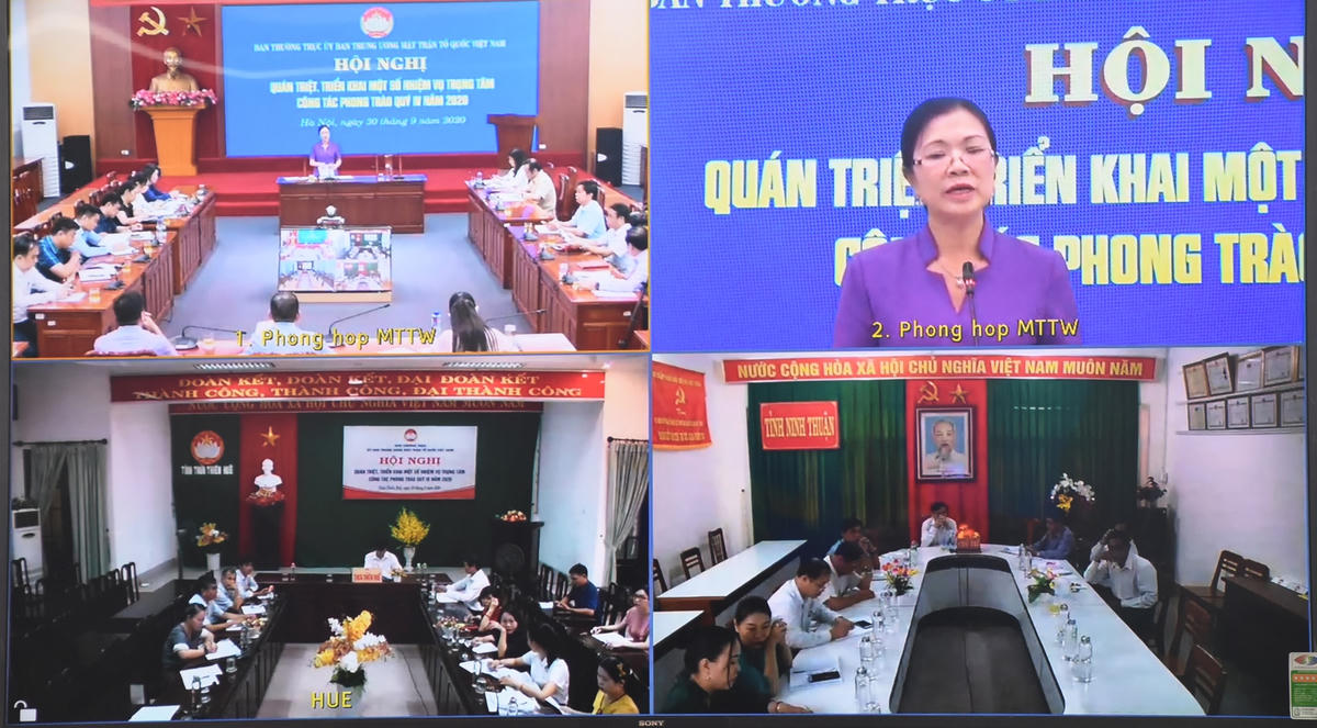 Đại biểu tham dự Hội nghị trực tuyến tại các điểm cầu địa phương.