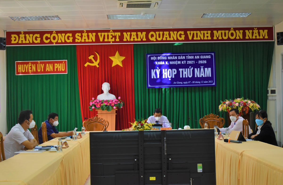 kỳ họp HĐND tỉnh An Giang tại điểm cầu huyện ủy An Phú.  