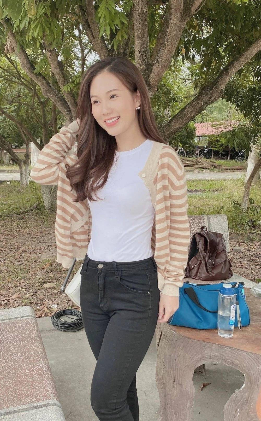 Trang phục của nữ chính y tá Ngọc đã có sự thay đổi. 