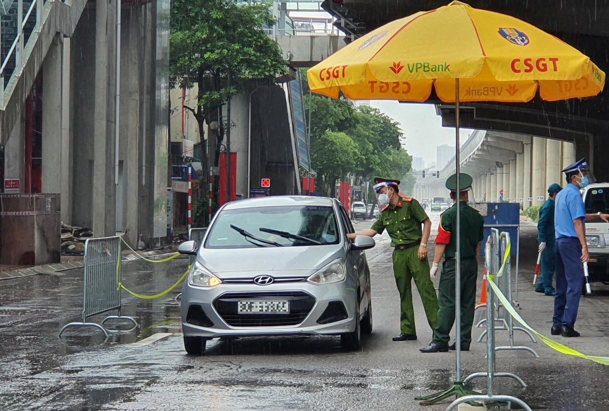 Hà Nội sẽ áp dụng kiểm soát giấy đi đường mới từ ngày 6/9.