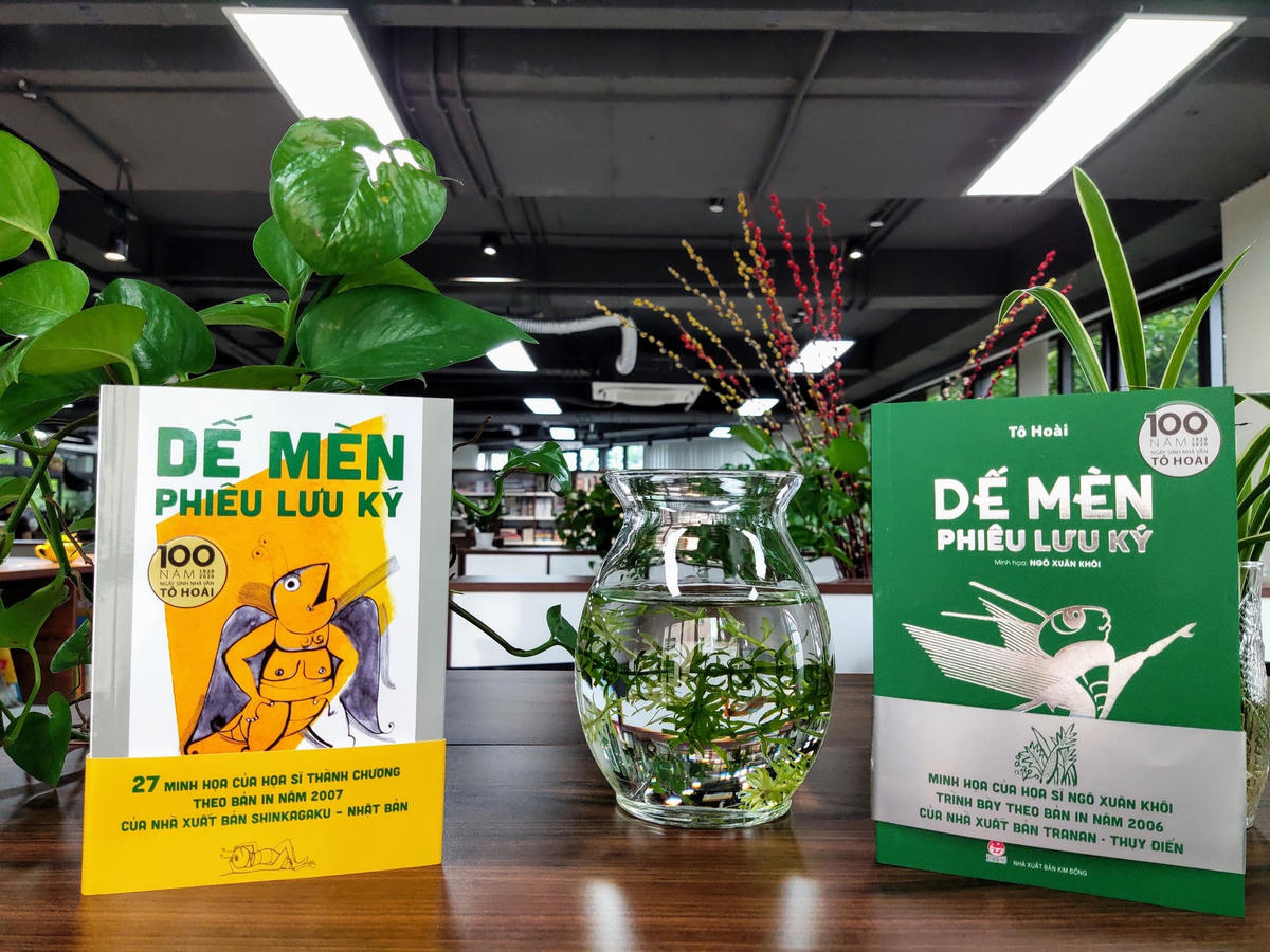 2 bản "Dế Mèn phiêu lưu ký" do họa sĩ Thành Chương và Ngô Xuân Khôi minh họa.