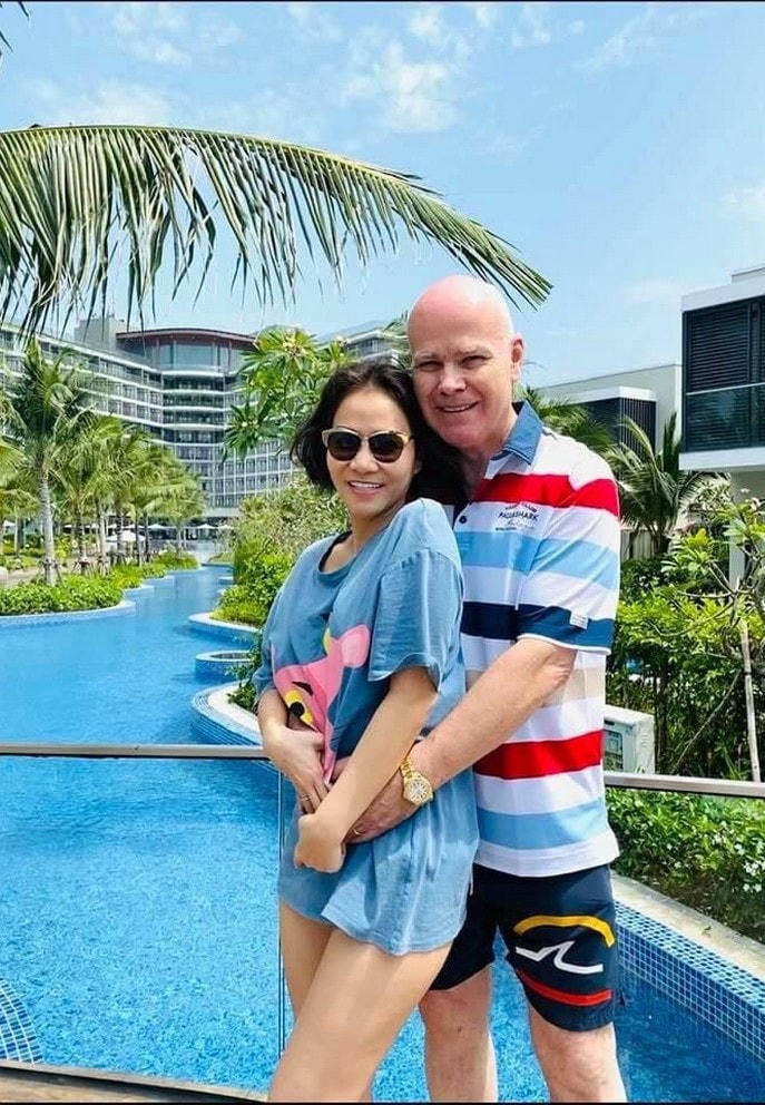 Không còn chạy Show, Thu Minh trở về tập trung với vai trò người vợ, người mẹ chăm lo gia đình.