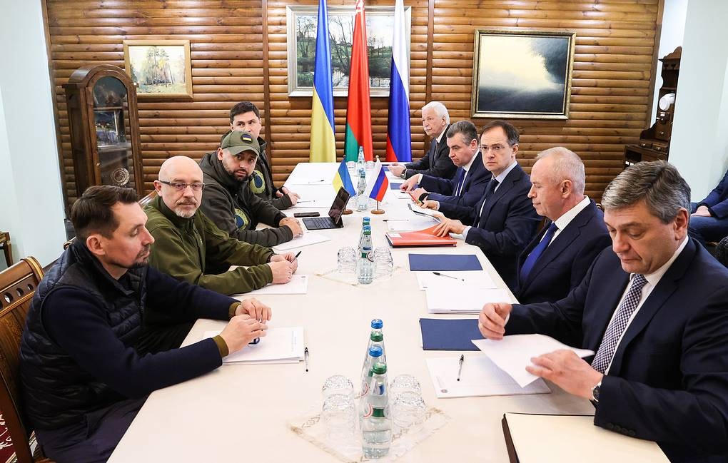 Cuộc đàm phán giữa Nga và Ukraine tại Belarus. Ảnh: TASS.