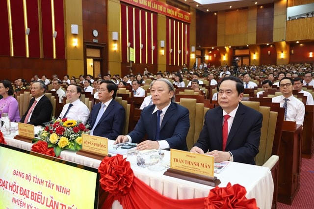 Chủ tịch Trần Thanh Mẫn và các đại biểu dự Đại hội đại biểu Đảng bộ tỉnh Tây Ninh lần thứ XI.