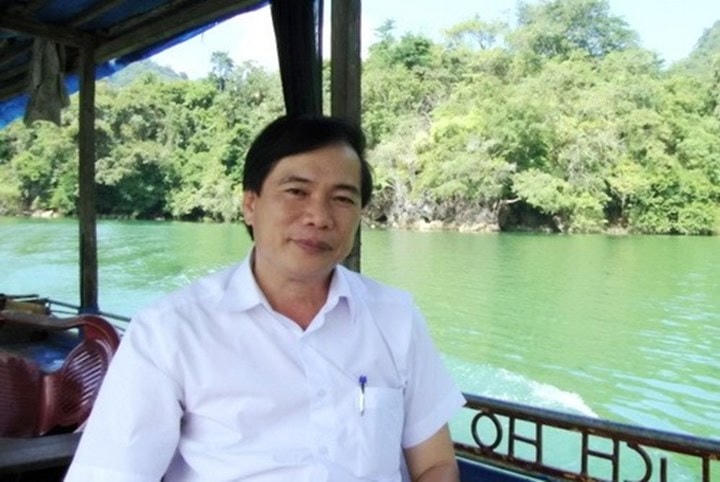 Nhà thơ Dương Thuấn.
