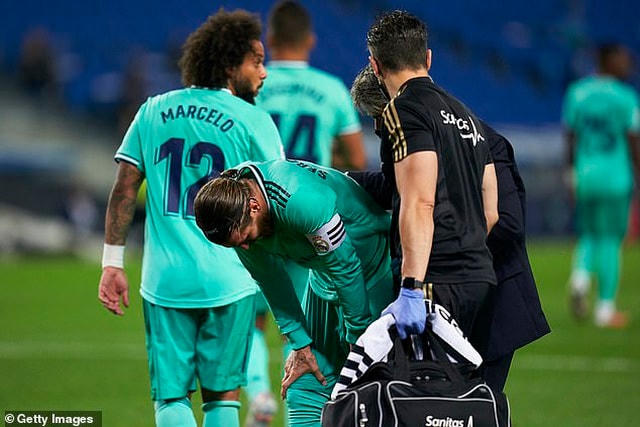 Chấn thương khiến Ramos phải rời sân ở phút 59.