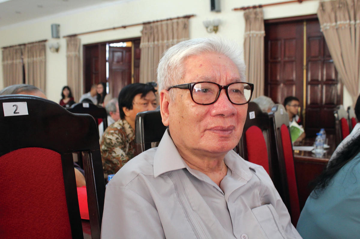 Nhà thơ Định Hải. Ảnh: Thanh Xuân.