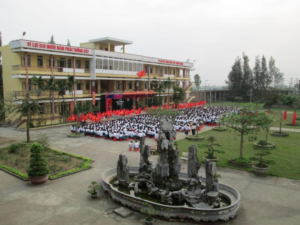 Trường THPT Mỹ Lộc (Nam Định), nơi xảy ra sự việc.